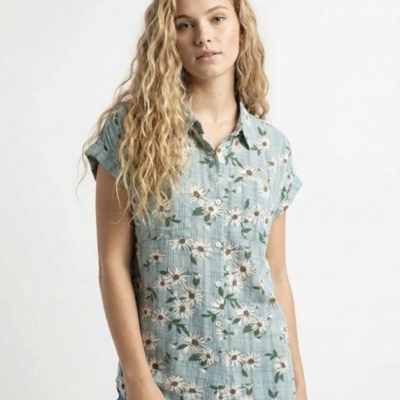 POL Tops - NWT POL Daisy Floral Button Down Top S Blue Boho Lightweight Oversized